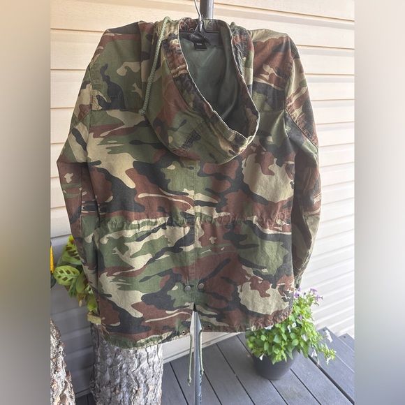 Camo  Jacket - Picture 7 of 10